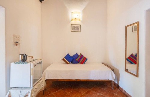 Anjuna Hotel | Granpa's Inn Hotel Bougainvillea