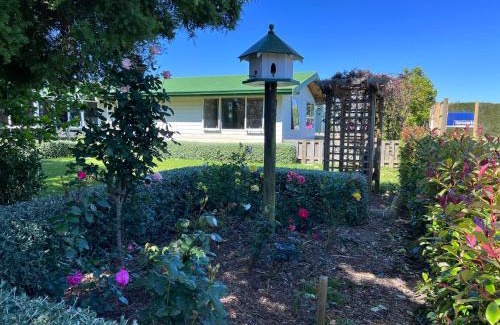 Meeanee House | Grassmere Orchard by Tiny Away