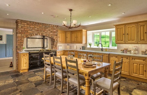 Largs Ski Chalet | Grassyards House