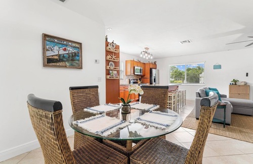 Jupiter House | Grateful Gatherings & Ocean Breezes Await This Thanksgiving