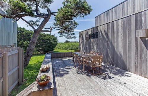 Sea Ranch House | Grateful Getaway with Fireplace and Scenic Views