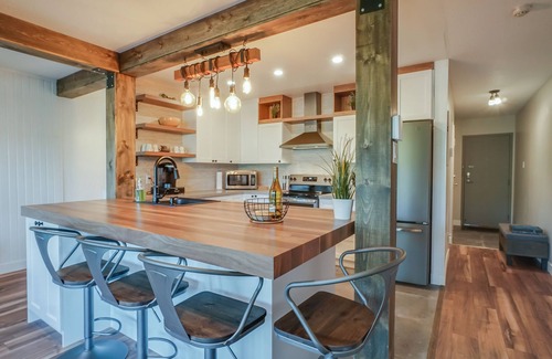 Mont-Tremblant Condo | Gratitude condo suite on Lake Tremblant, breathtaking views on the mountain