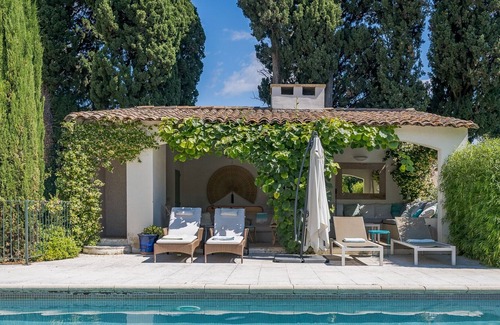 Graveson House | Graveson cottage, 5 bedrooms, sleeps 12
