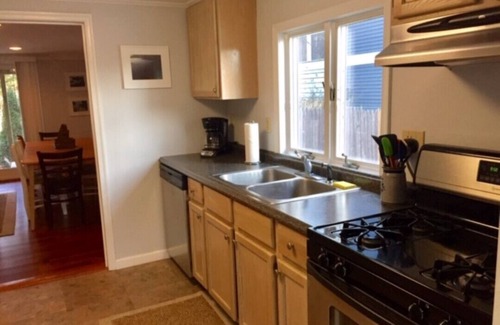 Lewes House | Gray Cottage - roomy and one block from Lewes Bay