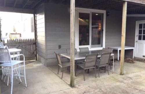 Lewes House | Gray Cottage - roomy and one block from Lewes Bay