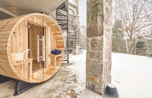 Krakow House | Gray Lake Villa | Sleeps 22 · Theater · Sauna · Lake