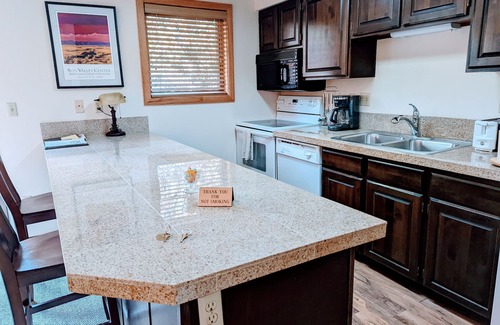 Ketchum Condo | Great 1 (plus) bedroom condo. This is the best location in Ketchum!
