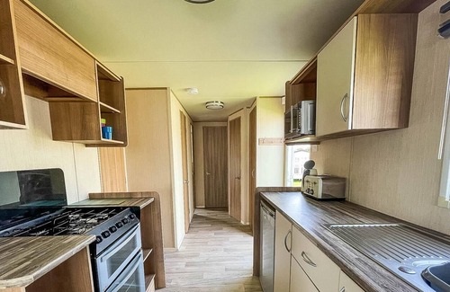 Walton on the Naze House | Great 8 berth caravan at Naze Marine Holiday Park ref 17278C