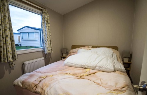 Clacton-on-Sea House | Great 8 berth caravan with decking at Valley Farm, ref 46238PL