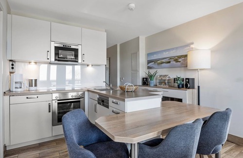 Wremen Apartment | Great apartment near the beach with sauna, beach chair and balcony with sea view