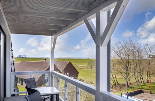 Wremen Apartment | Great apartment near the beach with sauna, beach chair and balcony with sea view