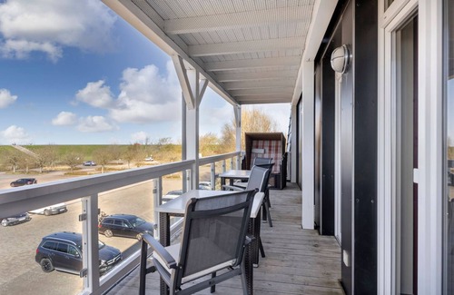 Wremen Apartment | Great apartment near the beach with sauna, beach chair and balcony with sea view