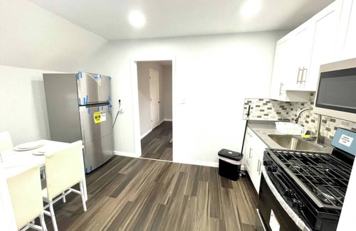 Ampere Apartment | Great Apartment 35 min to NYC & 15 to EWR Airport