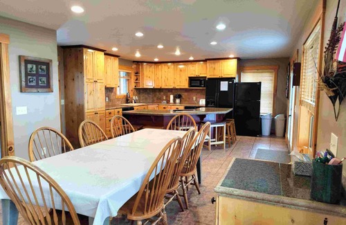 Harbor Village Cabin | Great area for Fall getaway! Great view, Game Room, Foam Pit, Rock wall.