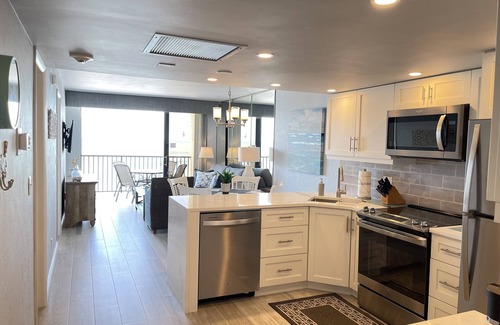 Marco Island Condo | GREAT BEACH LOCATION+NEW KITCHEN+AWESOME VIEWS+JUST STEPS AWAY FROM GULF