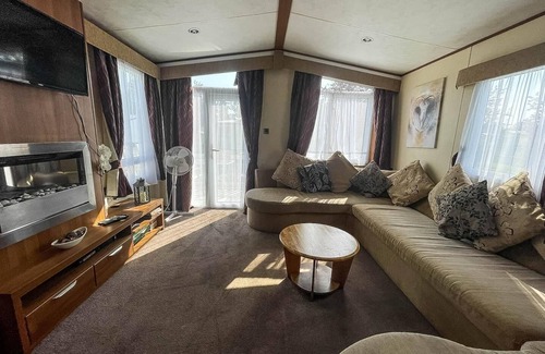 Skegness House | Great caravan with decking Southview Holiday Park in Skegness ref 33183V