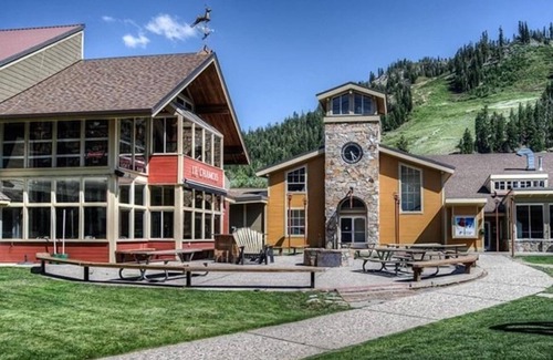 Olympic Valley Condo | Great condo in Squaw Valley, newly updated, walk to the village
