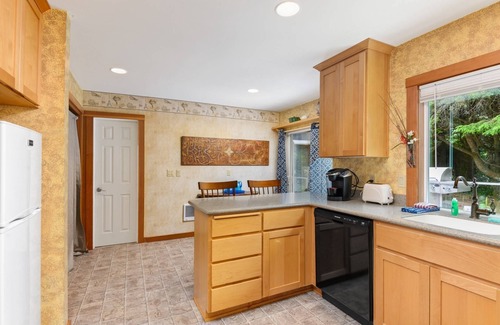 Nelscott House | Great Deals on Summer Stays!