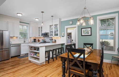 Nelscott House | Great Deals on Summer Stays!