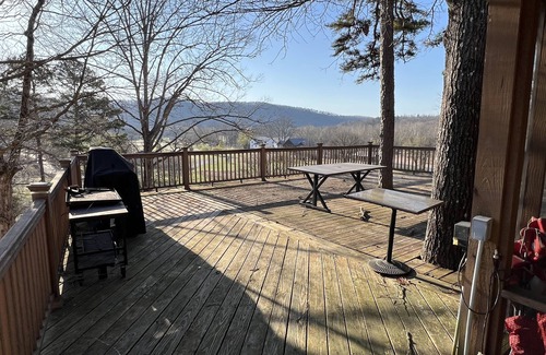 Van Buren Cabin | Great Eclipse Cabin. With River Views