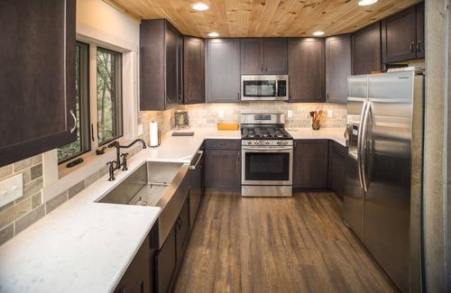 Boone House | GREAT ESCAPE, RELAX & PLAY, 9 ACRES, SUPER VIEW, 2 DECKS, FIRE PIT, TRAILS &MORE