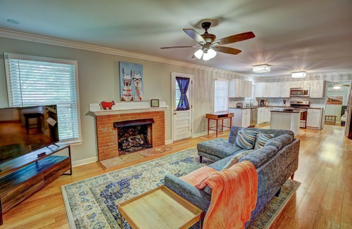 Wade Hampton House | Great family home with unbeatable location Sleeps 12