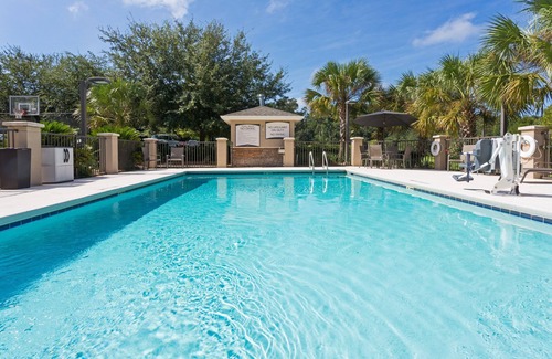 Tallahassee Condo | Great for Business Travelers! Free Breakfast + On-Site Business Center