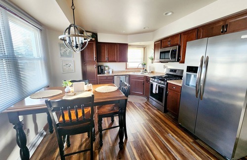 Oshkosh House | Great for EAA rental!nLess than 2.5 miles from EAA grounds!