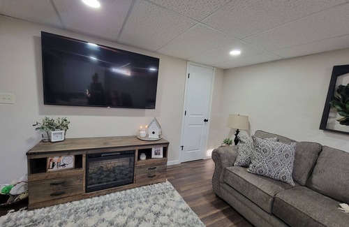 Oshkosh House | Great for EAA rental!nLess than 2.5 miles from EAA grounds!