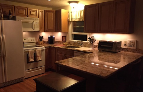 Yarmouth Port House | Great for large families and reunions! Close to 3 local golf courses & beaches.