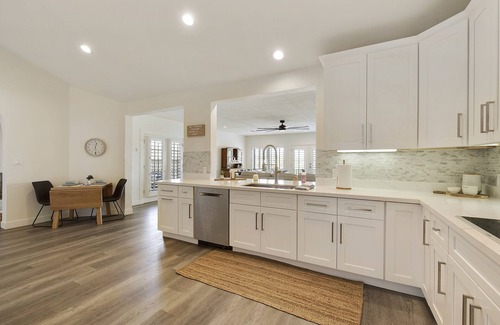 Fountain Hills House | Great for Large Families, Fountain View, Free Heated Pool, Man Cave, & Hot Tub