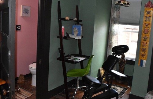 New Castle House | Great for small groups up to 6 people
