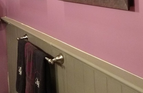 New Castle House | Great for small groups up to 6 people