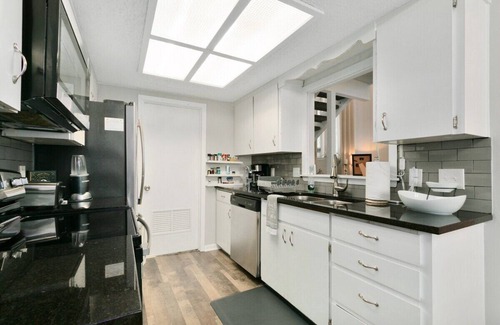 Lenexa House | Great for small groups 2BR+Tennis and Basketball