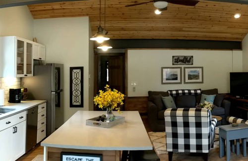 Drake Cabin | Great Getaway on the Big Thompson very near Estes & Rocky Mt. Nat'l Park