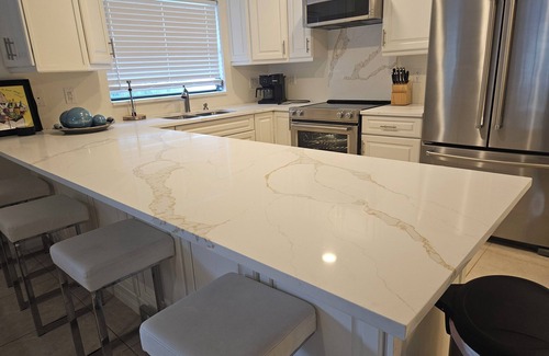 Naples Park House | Great Home, Amazing Pool Oasis, Super Close to Beach, FREE Bikes, Full Amenities