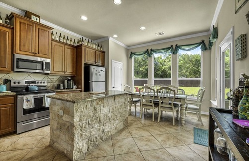 Johnson City House | Great House in the heart of the Hill Country