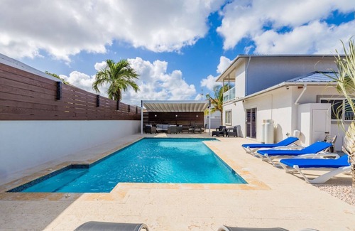 Cunucu Abao House | Great intro rates! Pool and patio just completed!