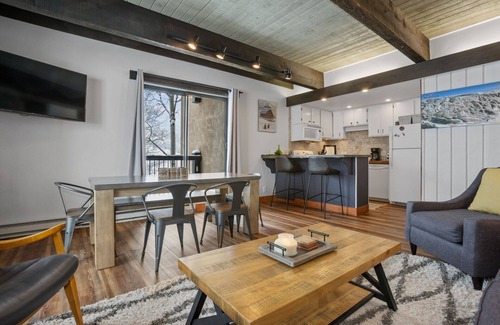 Steamboat Springs Condo | Great location - Ski In Ski Out, Ski Shuttle, Heated Pool, Hot Tub, Sauna
