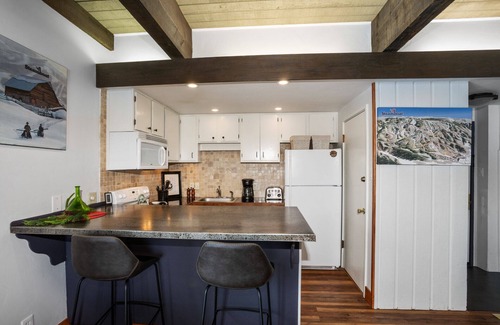 Steamboat Springs Condo | Great location - Ski In Ski Out, Ski Shuttle, Heated Pool, Hot Tub, Sauna