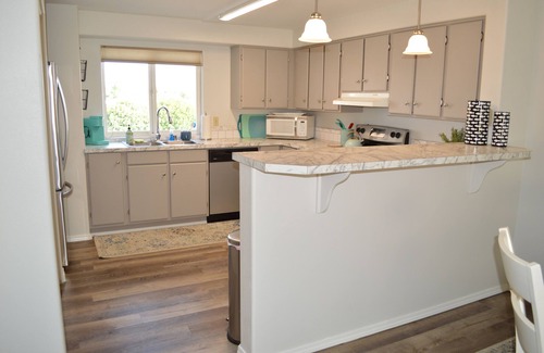 Moses Lake Condo | Great location! 2 Bed 2 Bath Condo on Moses Lake, fully furnished, close to I-90