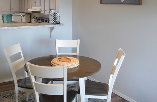 Moses Lake Condo | Great location! 2 Bed 2 Bath Condo on Moses Lake, fully furnished, close to I-90