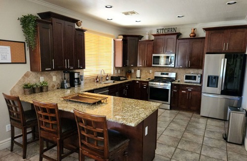 Chandler House | Great location, 6BR/4BA, heated pool/hot tub.