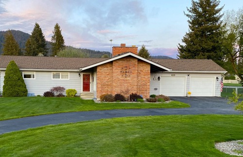 Dalton Gardens House | Great Location-Close to Silverwood, Downtown, Hayden & CdA Lakes