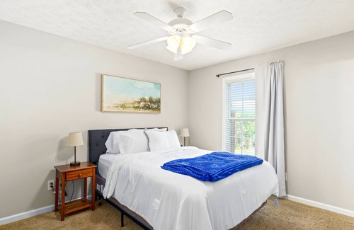 Auburn Condo | Great Location! Campus 2 MI, Tiger Town 8 MI, JordanHare 2.2 MI RTJ Golf 8.4 MI