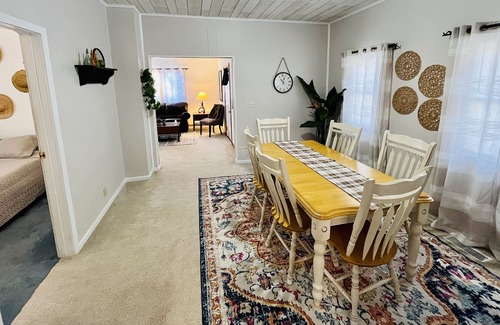 Port Clinton House | Great Location ONLY 5 Blocks to Beach