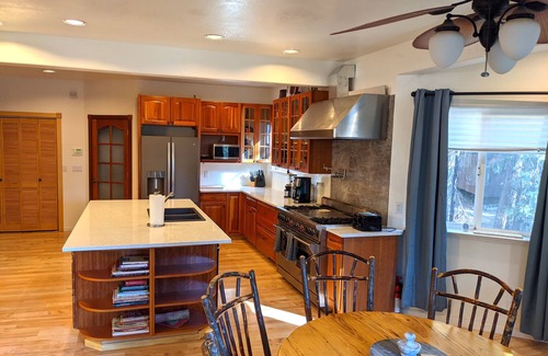 Avery Cabin | Great multi level home - Central heat & A/C, wi-fi, pool table, pets OK