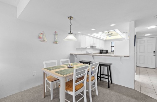 Port Orange Condo | 🌊Great Ocean Views + Awesome Location-Ocean Terrace Club 706🌊