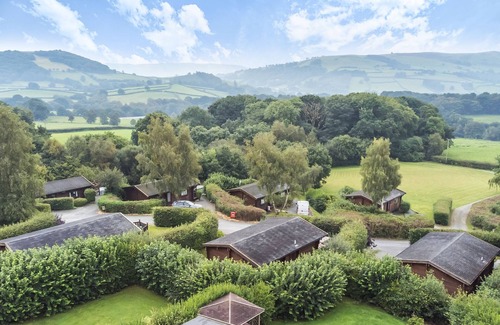 Rhayader Cottage | GREAT OWL LODGE, pet friendly, with hot tub in Rhayader
