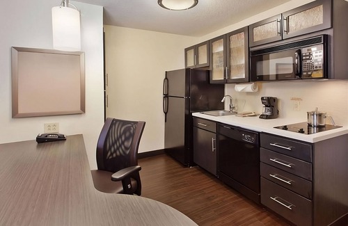 Somerset Hotel | Great Relaxing Overnight Stay! 4 Family-friendly units. Near Buffalo Ridge Park